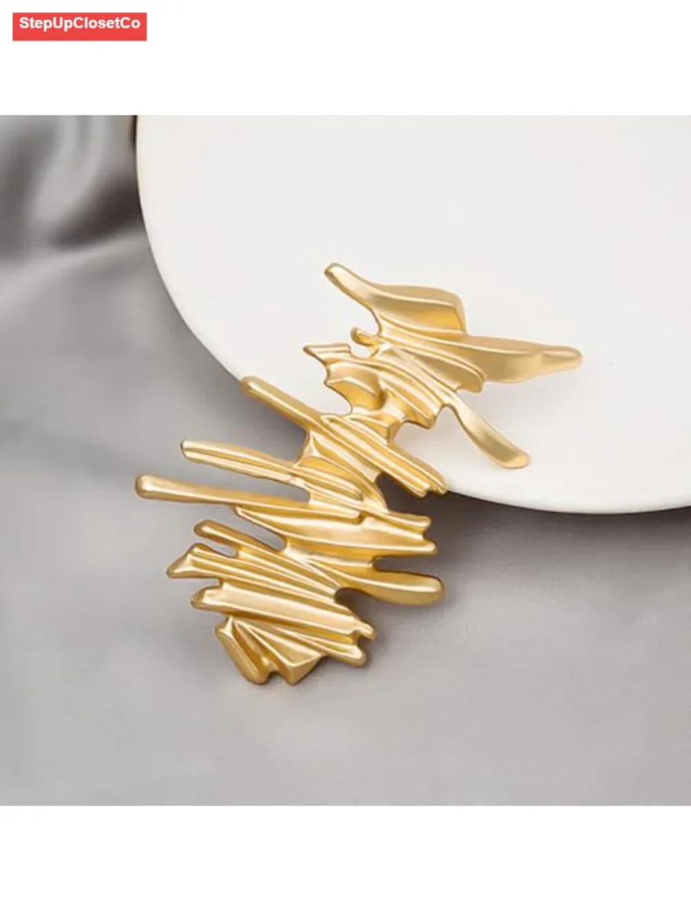 Gold Plated Irregular Geometric Brooch Lapel Pin for Sweater Dress Coat